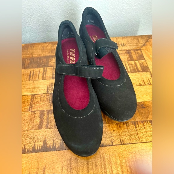 Munro American Black Suede Leather Slip On Wedge Mary Jane Shoes Women Size 7 - Picture 1 of 5